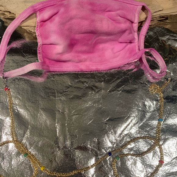 NWT pink tie dye face mask with beaded mask chain - Picture 2 of 2